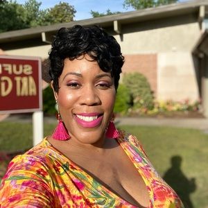 Meet your Posher, Dana